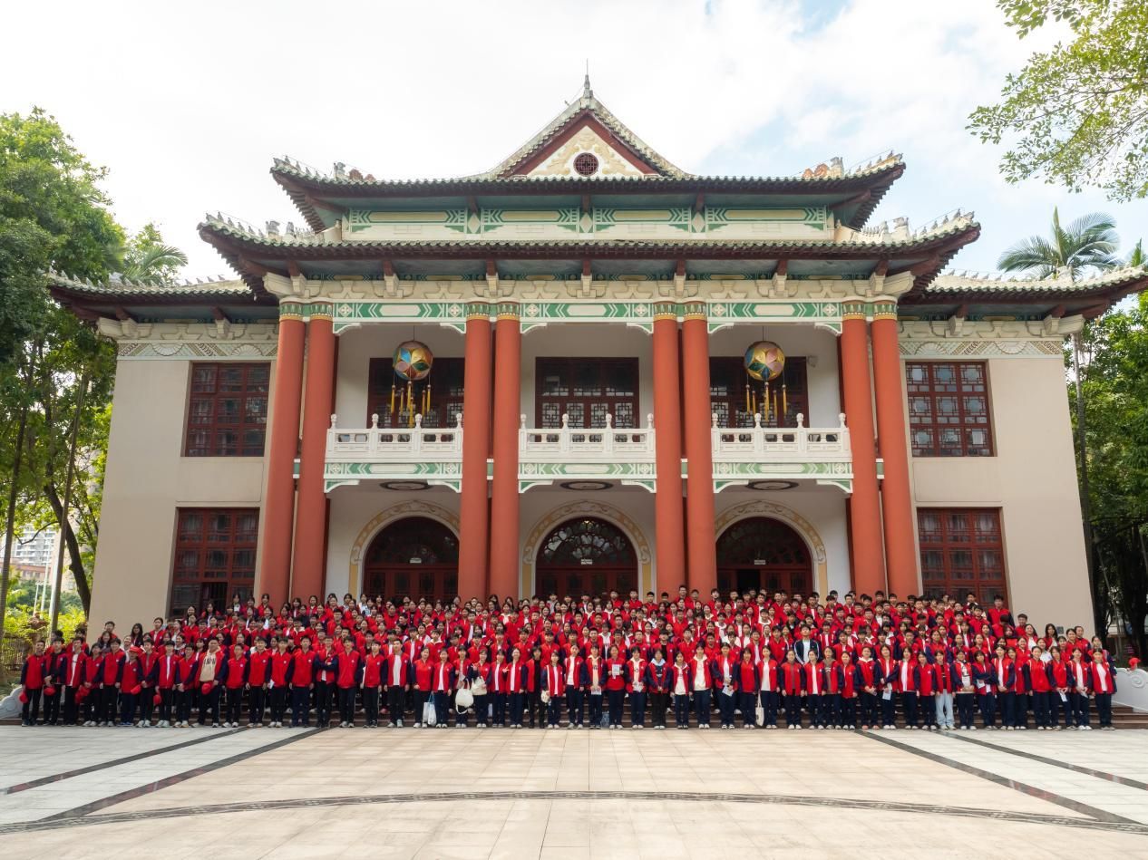 岑溪市第二中学组织学生赴FUN乐天使官方网站开展研学活动